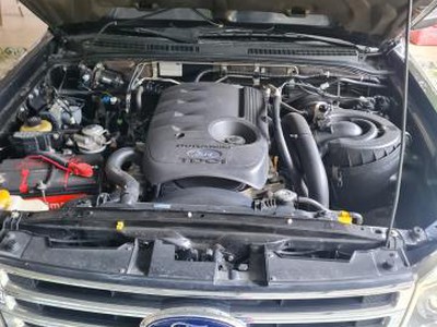 Bán ford everest 2 cầu máy dầu đời 2014. 5