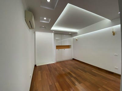 Cực hiếm mặt đường giải phóng nhà mới 52m 5 tầng thang máy ô tô kd lợi nhuận khủng 2