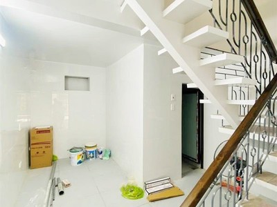 Bán nhà đường miếu hai xã, diện tích 55m 3 tầng sân cổng riêng giá 2.6 tỉ 3
