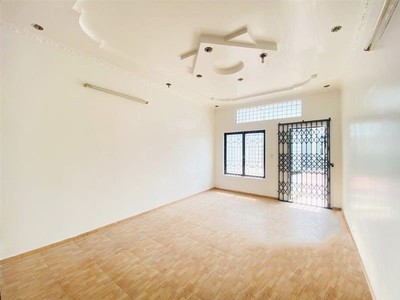 Bán nhà đường miếu hai xã, diện tích 55m 3 tầng sân cổng riêng giá 2.6 tỉ 1