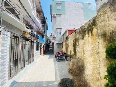 Bán nhà đường miếu hai xã, diện tích 55m 3 tầng sân cổng riêng giá 2.6 tỉ 4
