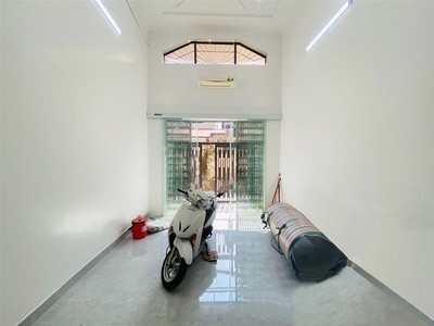 Bán nhà đường miếu hai xã, diện tích 55m 3 tầng sân cổng riêng giá 2.6 tỉ 2