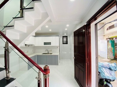 Bán nhà lô góc đường miếu hai xã, 48m 3 tầng sân cổng riêng giá 2.95 tỉ 3