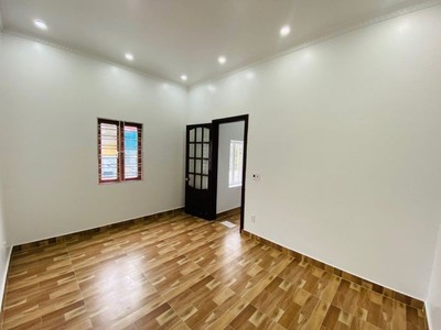 Bán nhà lô góc đường miếu hai xã, 48m 3 tầng sân cổng riêng giá 2.95 tỉ 1