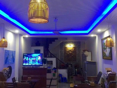 Bán nhà phố tu hoàng, ô tô, vỉa hè 5m, kinh doanh, văn phòng, dân xây. dt 60mx 5.5t. giá 8.6 tỷ. 1