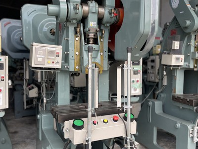Hàng sẵn kho bình tân -  máy tiện ,dập ,cnc ,.. 3
