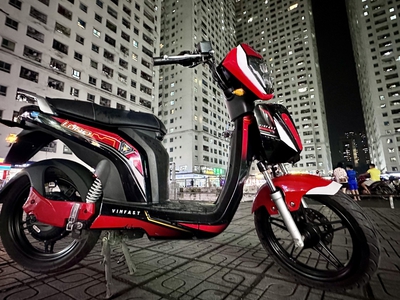 Cần bán xe Ludo Vinfast đỏ đen like new kèm theo pin chính hãng 1