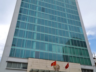 -      mt lê lai ngay trường đh công nghiệp gò vấp. dt: 12mx28m. giá 34 tỷ tl 1