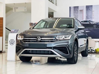 Volkswagen Tiguan 1