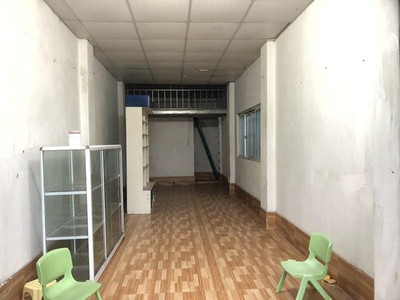 Cho thuê nhà c4, nguyễn hoàng tôn  35m2, 7tr, kd, ô tô, bắc từ liêm. 1