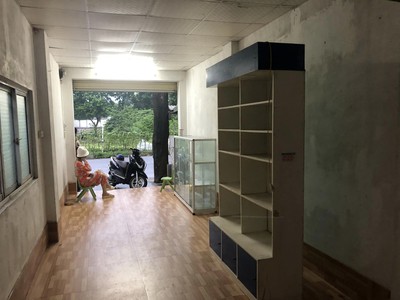 Cho thuê nhà c4, nguyễn hoàng tôn  35m2, 7tr, kd, ô tô, bắc từ liêm. 0