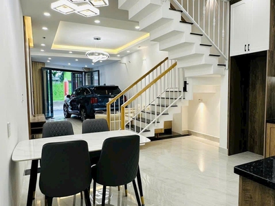 Siêu phẩm oto ngủ trong nhà ngay ngã tư bảy hiền cmt8 trường chinh. 1