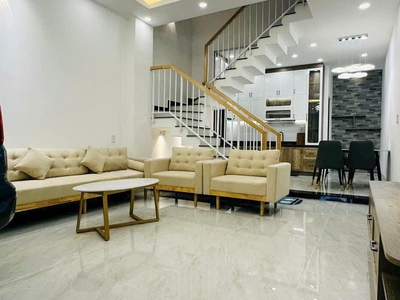 Siêu phẩm oto ngủ trong nhà ngay ngã tư bảy hiền cmt8 trường chinh. 0