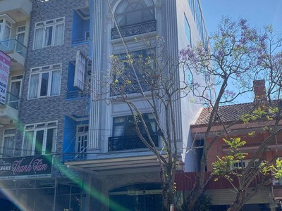 Bán khách sạn mặt tiền bùi thị xuân đà lạt sát hồ xuân hương 0