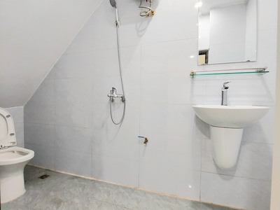 Bán căn hộ tập thể tầng 1 ở Lê duẩn, phường Cửa Nam. 0