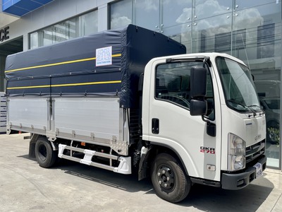 Xe tải Isuzu QMR270 4