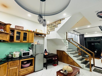 Bán nhà 3T kiệt OTO Nguyễn Đình Chiểu , Kiên cố ở ngay . Nhỉnh 2 tỷ 9. 0