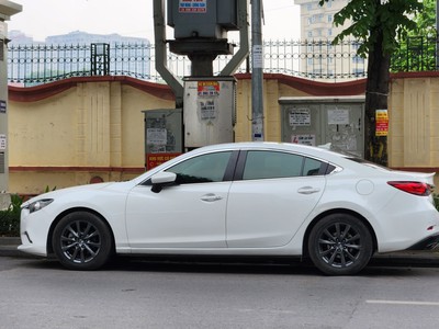 Mình hiện đang có nhu cầu bán xe ô tô Mazda6, máy 2.0 1