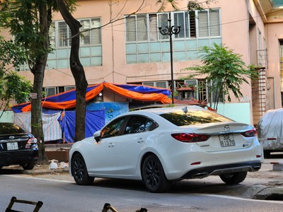 Mình hiện đang có nhu cầu bán xe ô tô Mazda6, máy 2.0 2
