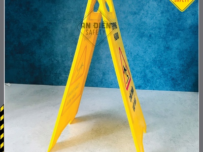 Tự tin và hiệu quả - bảng nhựa chữ a  cẩn thận vấp ngã - tripping hazard 2