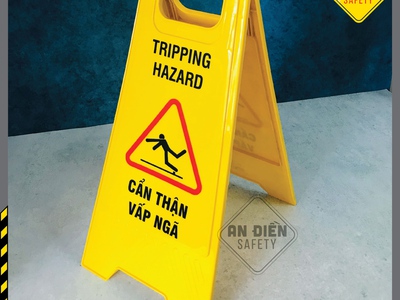 Tự tin và hiệu quả - bảng nhựa chữ a  cẩn thận vấp ngã - tripping hazard 3