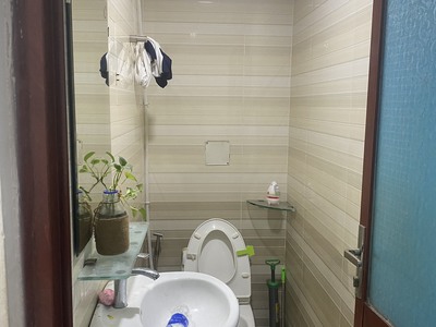 Nhà mặt phố đường Hồ Biểu Chánh  3 tầng   1 sân thượng  cho thuê giá 42tr/tháng 3