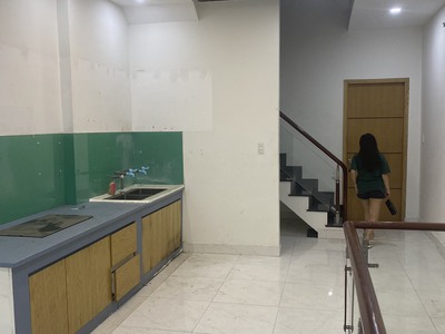 Nhà mặt phố đường Hồ Biểu Chánh  3 tầng   1 sân thượng  cho thuê giá 42tr/tháng 4