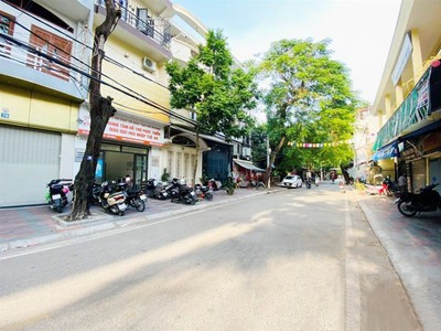 Bán nhà mặt đường nguyễn công trứ vị trí cực đẹp, vỉa hè rộng, giá 9.7 tỉ 0