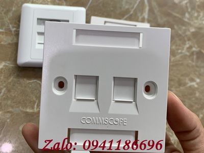 Sẵn kho mặt nạ vuông Wallplate CommScope 1,2 port , giá tốt sẵn số lượng 4