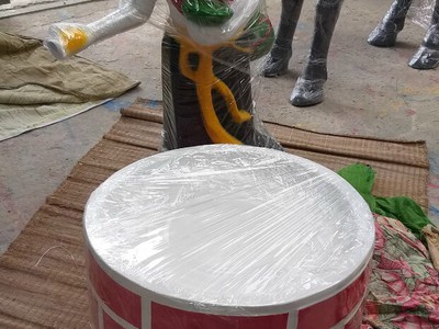 Tượng gà trống và gà mái 9