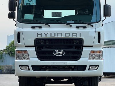 Đầu kéo Hyundai HD1000 2023 0