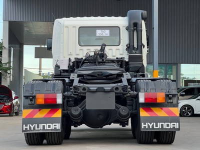 Đầu kéo Hyundai HD1000 2023 2