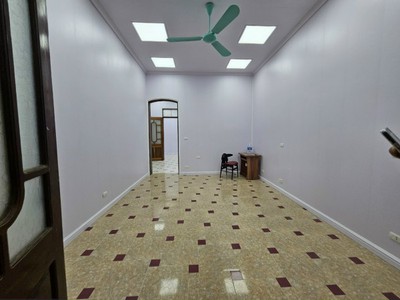 Cho thuê sàn VP 85m2 nguyễn ngọc nại như hình giá siêu rẻ 9 triệu, xe đỗ cửa luôn 0