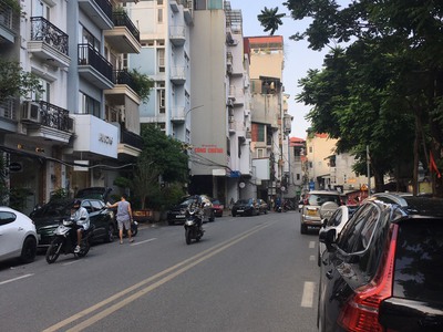 Cho thuê nhà mặt phố B15 Trung Phụng, lô góc 3 tầng 100m2/tầng giá 70 tr 2