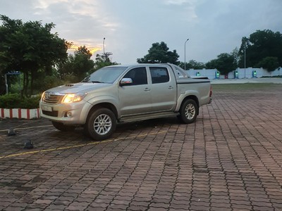 Chính chủ cần bán xe Hilux 2011 4x4 0