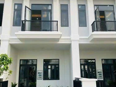 Bán nhà chính chủ sẵn sổ hồng, mặt tiền ql1A giá rẻ 0
