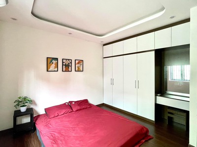 Cho thuê nhà 3 tầng ngõ phố Hai Bà Trưng đi bộ ra bờ hồ Tam Bạc. 0