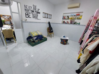 Chính chủ, cần bán gấp căn hộ mặt tiền đường nhựa 2