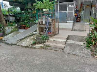 Chính chủ, cần bán gấp căn hộ mặt tiền đường nhựa 5