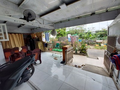 Chính chủ, cần bán gấp căn hộ mặt tiền đường nhựa 8