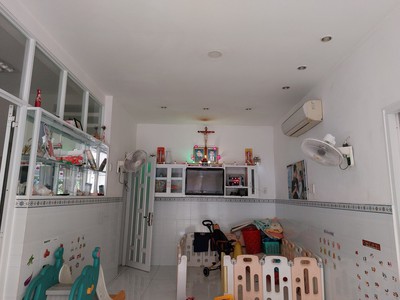 Chính chủ, cần bán gấp căn hộ mặt tiền đường nhựa 9