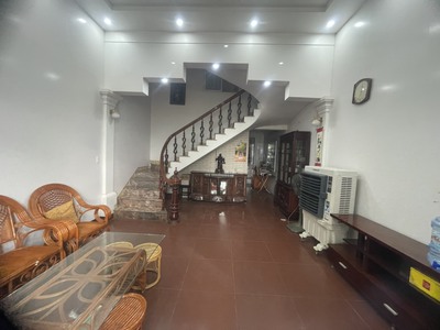 Cho thuê nhà mặt đường Lán Bè. 0