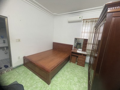 Cho thuê nhà mặt đường Lán Bè. 3