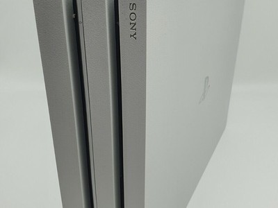 PS4 Pro 1Tb  White 3