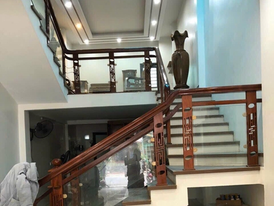 Chính chủ cần bán căn nhà 3 tầng lệch xây được 2 năm thuộc đường khánh yên - phố mới   lào cai. 3