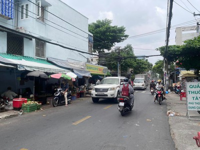 Bán lô đất trống full thổ cư - lê văn quới - thoại ngọc hầu, dt: 700m2 10x70 , giá 45.5 tỷ 0