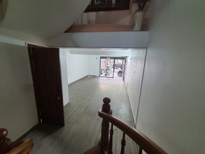 Cho thuê nhà mặt đường Quán Nam 6