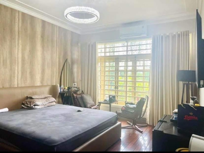  CC gửi bán căn nhà 2 mặt đường phố Chương Dương TPHD 0