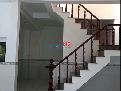 Cho thuê nhà 2 lầu hẻm xe hơi Huỳnh Tấn Phát Thị Trấn Nhà Bè 2