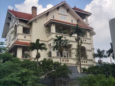 Chính chủ bán đất lô góc, sổ đỏ 126,8m2, mặt trước rộng 6,38m, lô góc 2 mặt tiền tổ 7 Đông Dư, Gia L 0